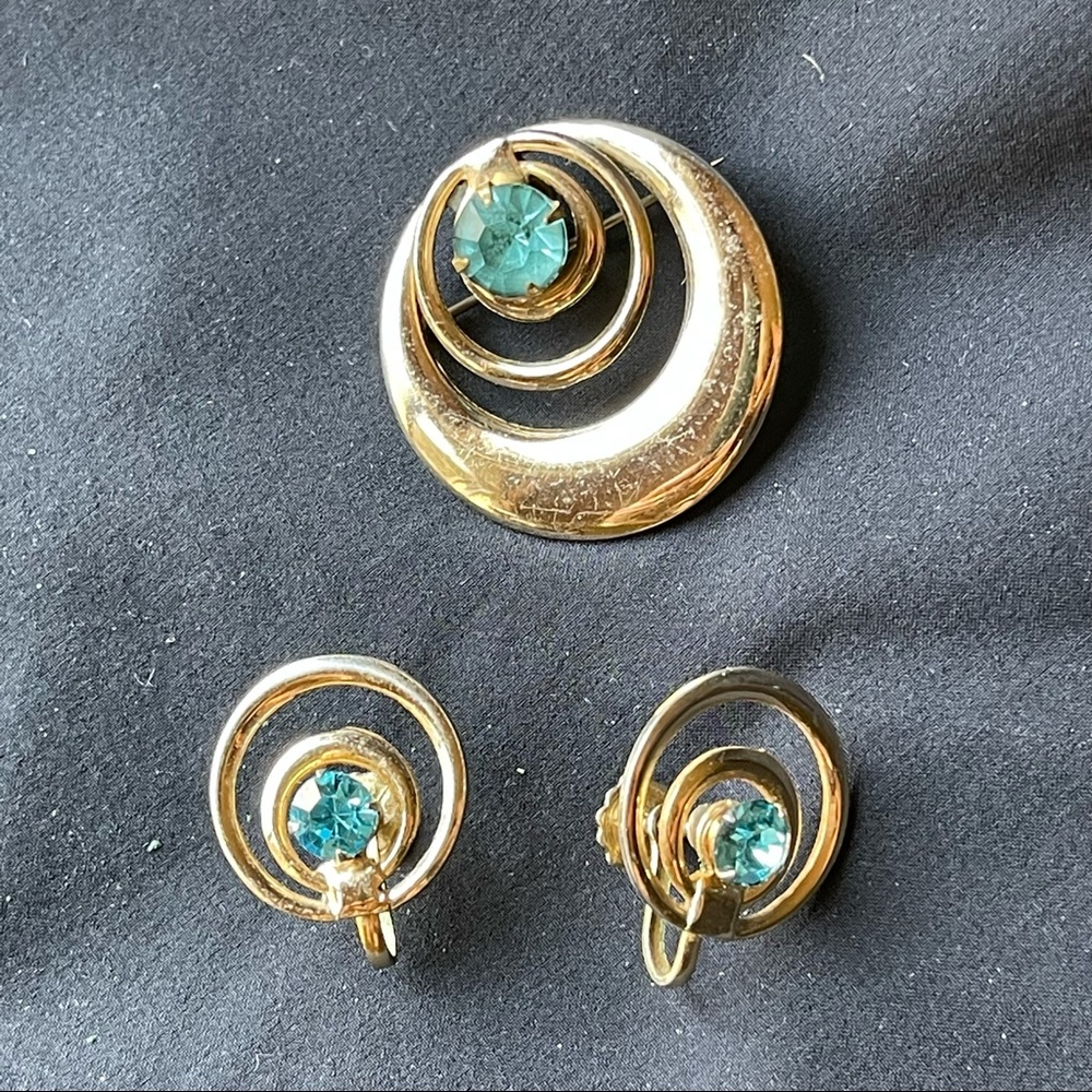 Vintage screw back earrings and brooch
